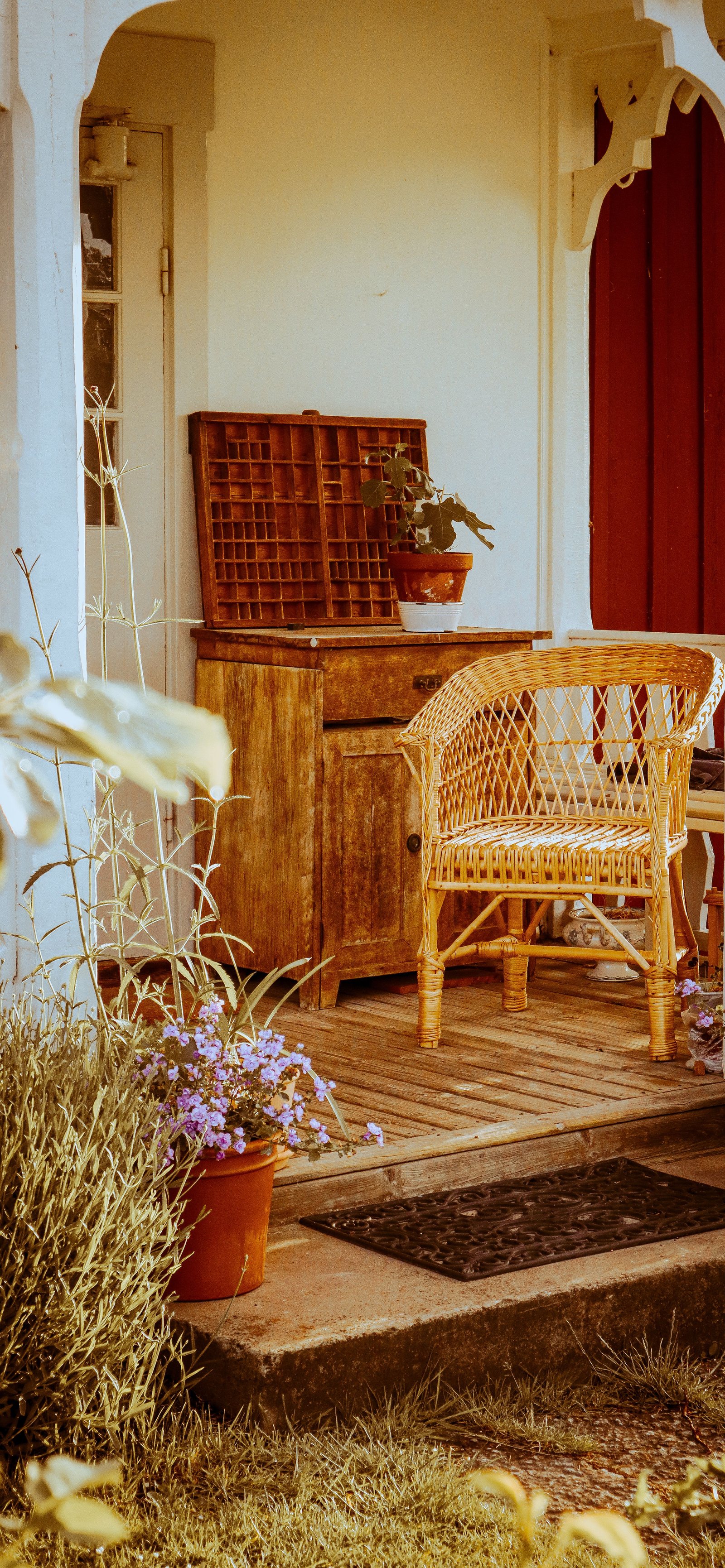 How to Create a Relaxing Retreat in the Garden - Home & Garden