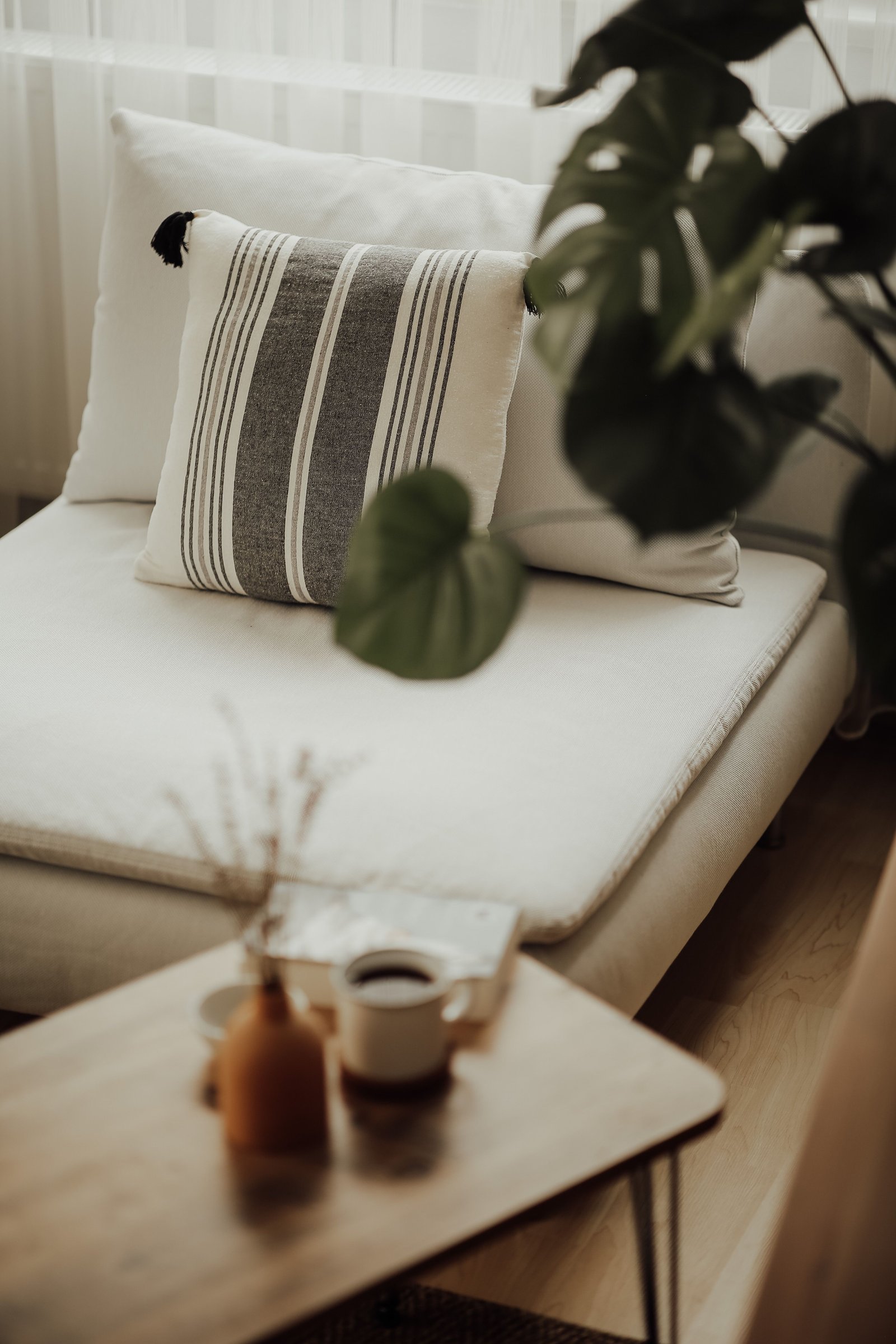 How to Create a Cozy Breakfast Area at Home - Home & Garden