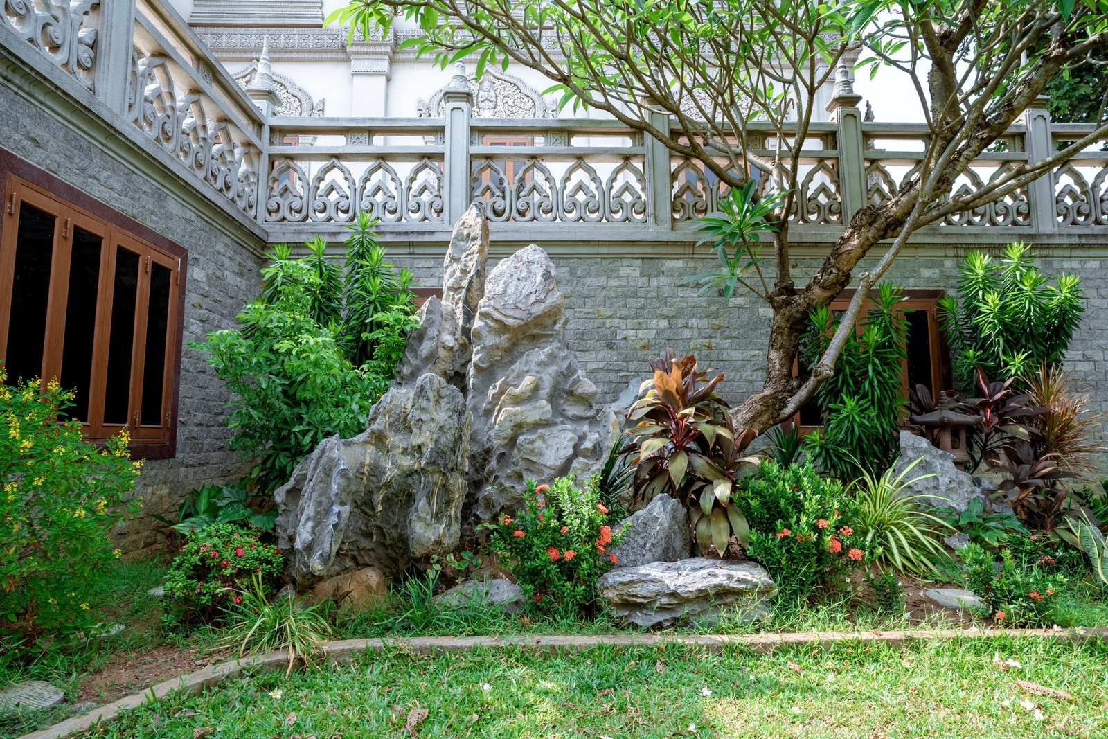 How to Prune Plants and Shrubs Correctly: A Beginner's Guide - supporting image 2