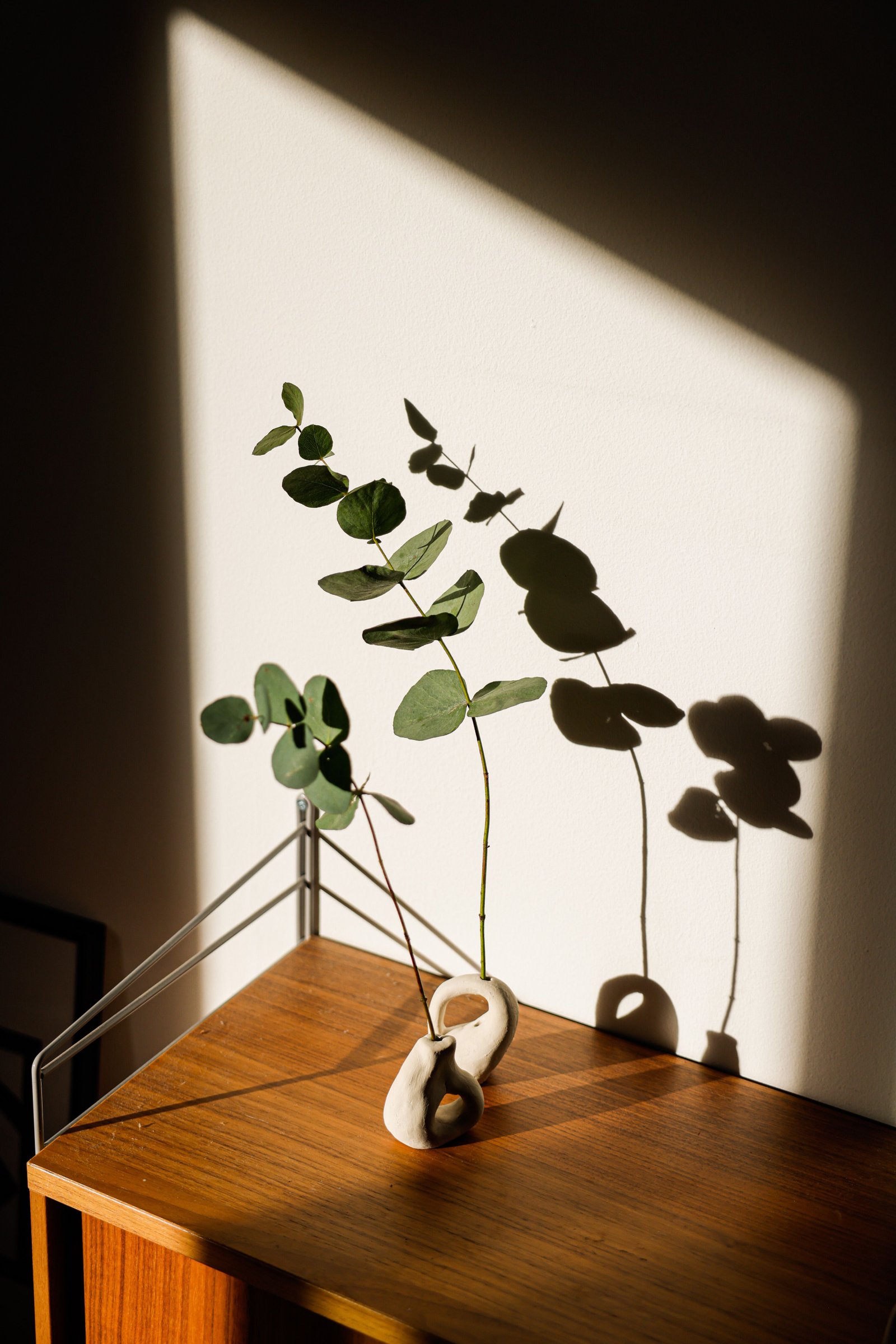 How to Decorate Walls Without Renovation