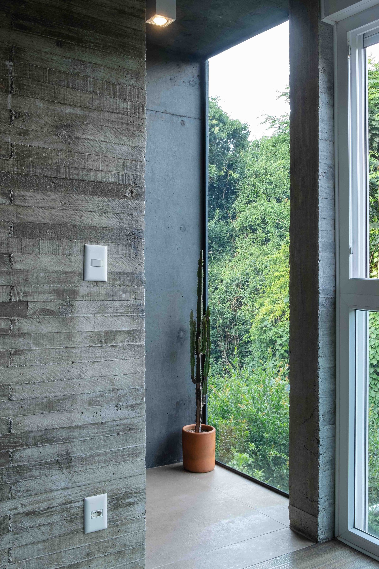 How to Decorate a Small Terrace and Turn It Into a Cozy Space